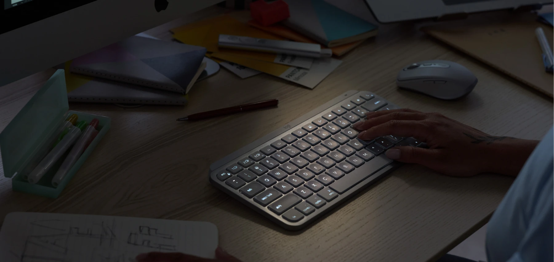 mx-keys-mini-lifestyle-2-backlight-desktop